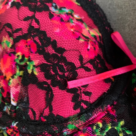 SOLD NWT ✨ 2pc LA VIE EN ROSE Lingerie Set - Picture 5 of 11